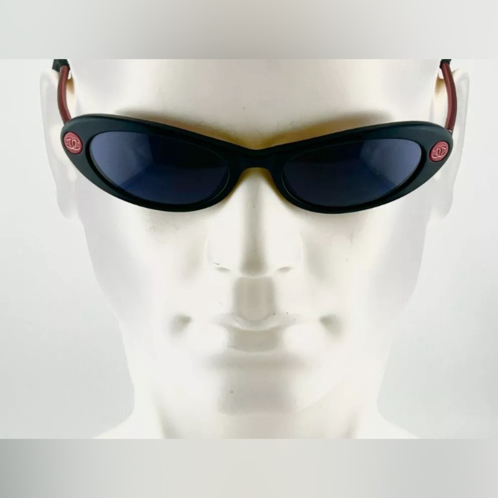 Authentic Chanel Gold CC Logo Black 5035 Cat Eye Sunglasses Vintage